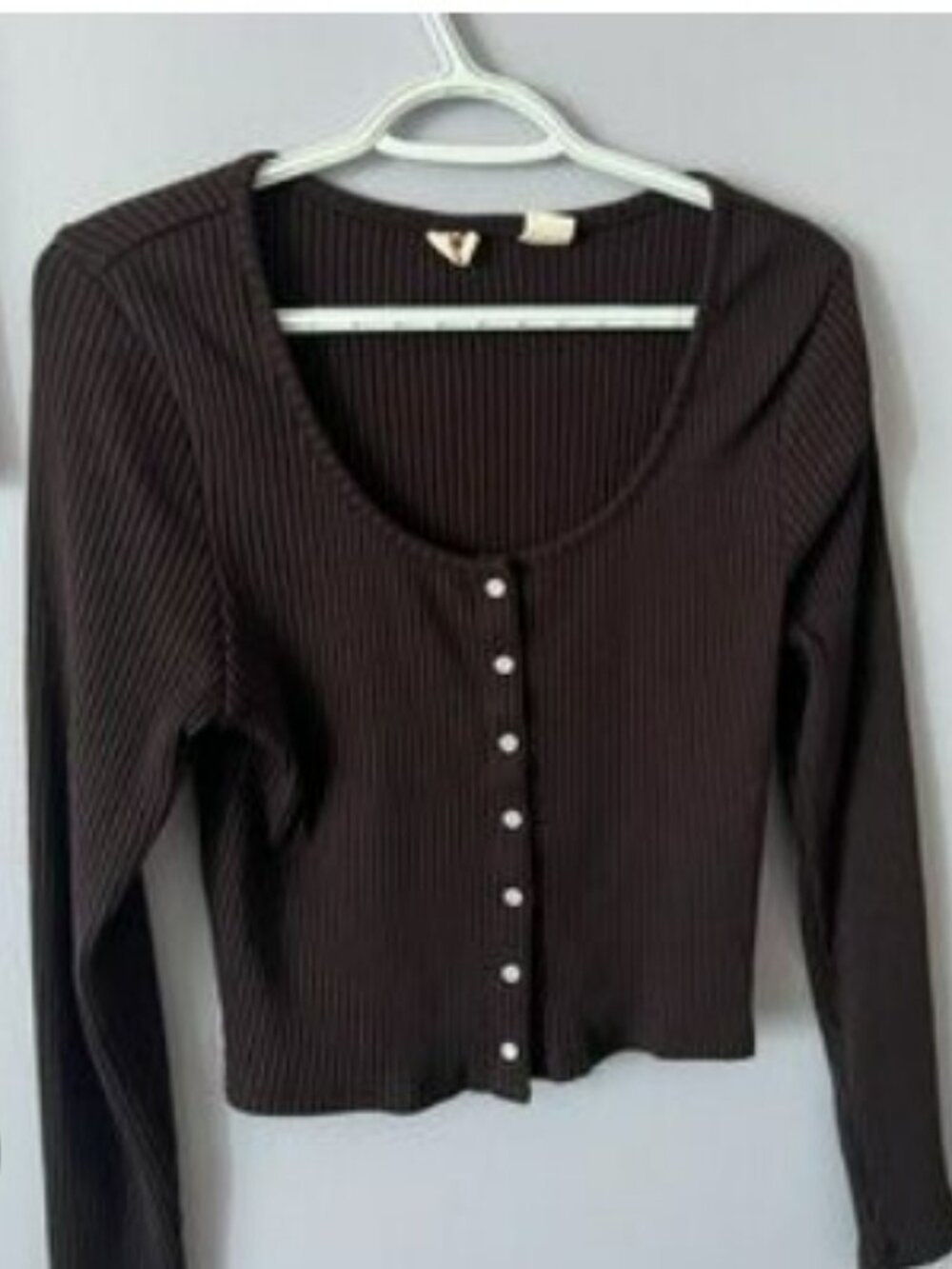 Levi’s Ribbed Scoop Neck Button-Front Top